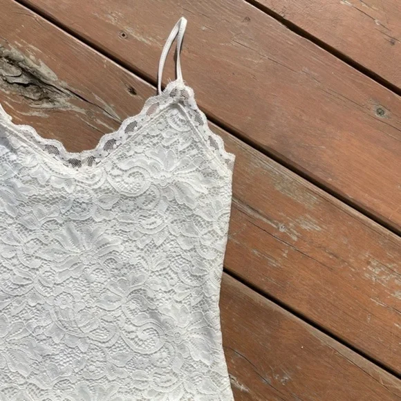 Dynamite Creme Lace Bodysuit - Picture 3 of 11